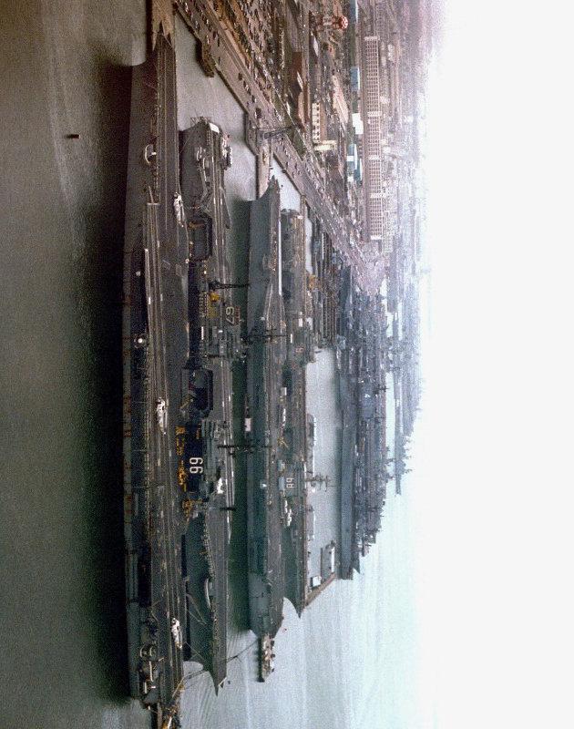 诺福克海军基地（Norfolk Naval Base）是美国海军设于弗吉尼亚州诺福