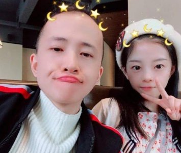 ​文森特点了7个妹子唱歌，被老婆当场抓现行，弹幕满屏沸腾了
