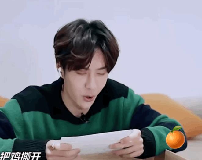 笑容逐渐消失.gif 我太爱看小王各种鲜活小表情了