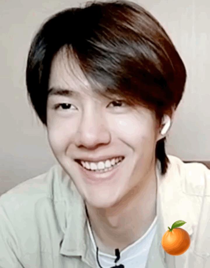 笑容逐渐消失.gif 我太爱看小王各种鲜活小表情了