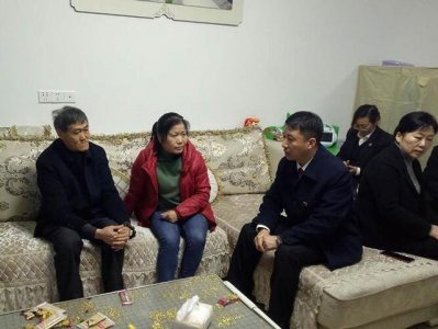 ​靖安县法院院长欧阳军带案下访解民忧