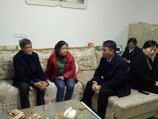 靖安县法院院长欧阳军带案下访解民忧