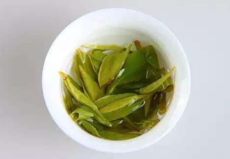 龙井用多少度的水泡 龙井用什么水泡最好 龙井用多少度的水泡 龙井用什么水泡最好