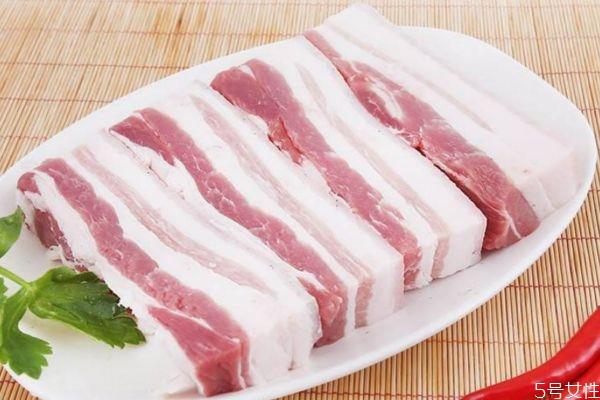 三层肉可以炒什么 三层肉怎么做好吃 三层肉可以炒什么 三层肉怎么做好吃