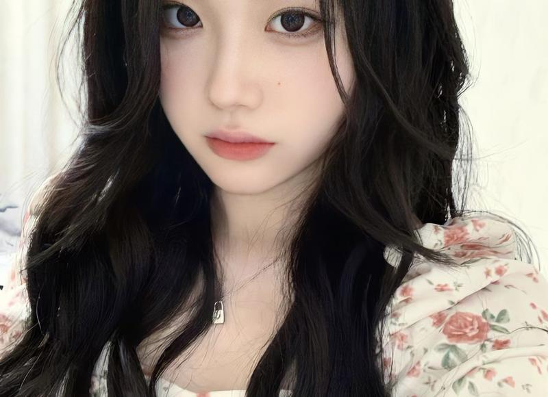 被老公扇耳光要不要离婚（他在众人面前打了你一耳光）