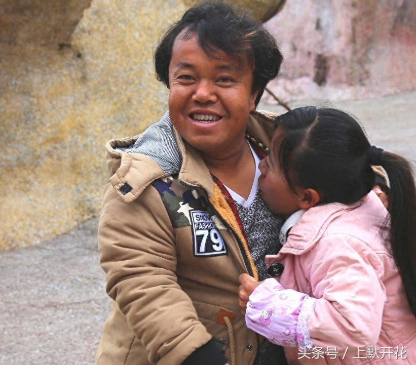 在昆明居然还藏着个矮人村,100多个袖珍人在此安居乐业