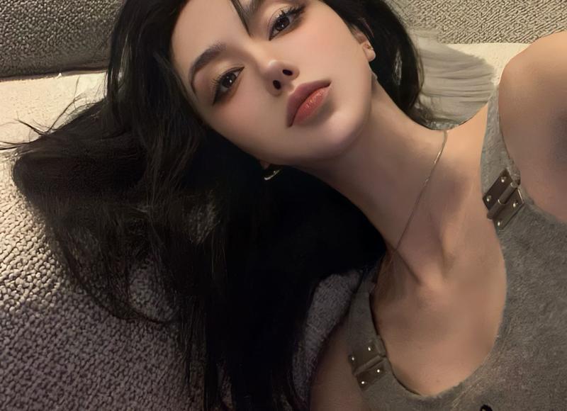 女生说有点尴尬是什么意思？怎么回复？