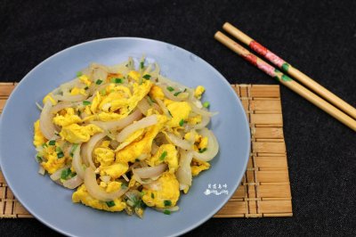 ​这个菜，吃一次，流一次眼泪，但又香又嫩，甜蜜蜜，脆生生，好吃