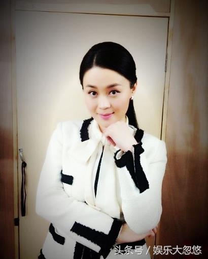 《乡村爱情》杨晓燕晒旧照,气质优雅,有人能看出她是潜力股吗?