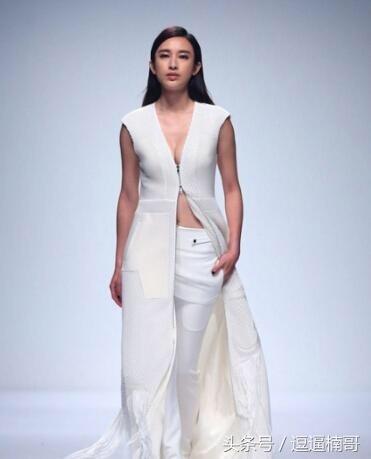 女明星走秀图合集，张曼玉、张柏芝、迪丽热巴谁更美？范冰冰输了