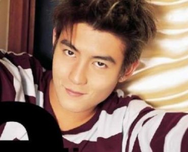 ​他是陈冠希父亲,与胡兵传包养＂男宠＂绯闻,他的故事不比陈冠希简单