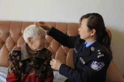​「云警风采」妈妈，我想牵着你的手……