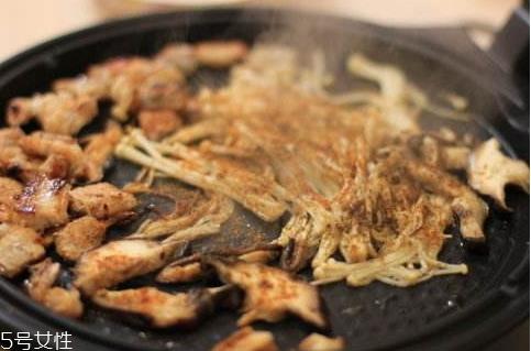 电饼铛可以烤肉吗 电饼铛美食烹饪 电饼铛可以烤肉吗 电饼铛美食烹饪
