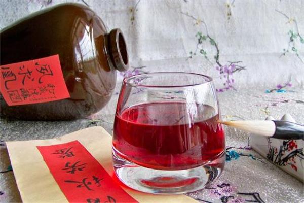 杨梅酒冬天可以喝吗 杨梅酒什么季节喝最好 杨梅酒冬天可以喝吗 杨梅酒什么季节喝最好