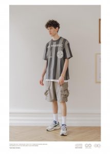 ​灰白色系组合，展现运动潮流的活力感