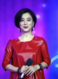 ​59岁李玲玉：2段婚姻，21岁嫁初恋，34岁嫁富商，现在过得