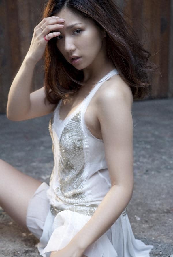 日本著名女艺人野波麻帆