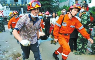 ​从汶川地震中救下29人，到10年后锒铛入狱，陈岩到底经历了什么？