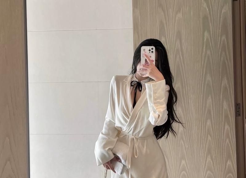 压抑什么意思,乌云进入身体亮着灯也觉得压抑什么意思 压抑什么意思,乌云进入身体亮着灯也觉得压抑什么意思