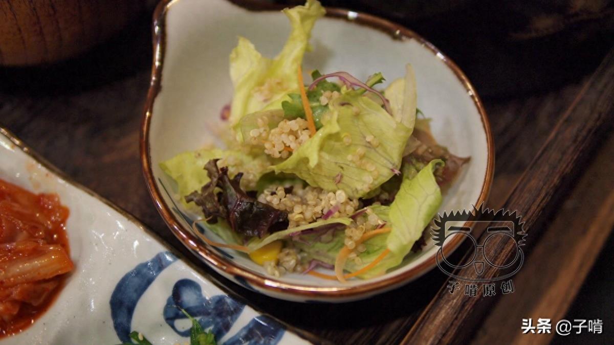 精致摆盘的鳗鱼饭套餐,59元一份有好几个小盘,七七八八吃完饱了