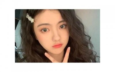 ​教女生自己捏自己的小兔兔（小兔兔被咬红肿图片）