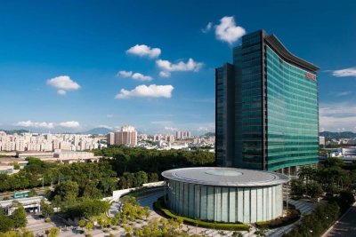 ​现任华为公司的17位董事成员，你知道哪所大学贡献最多吗？