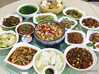​最新中国十大菜系排行榜，湘菜逆袭登顶，鲁菜仅第九，京菜垫底
