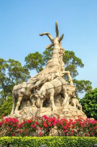 ​五羊石像堪称广州城市的第一标志，因此在海内外赢得“羊城”美誉