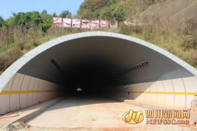 眉山到成都新添一条大通道 一小时跑拢