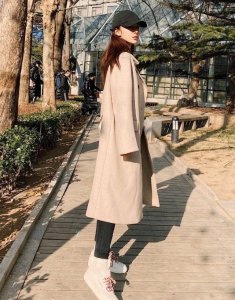​她曾是张大大“女友”，出门穿紧身裤，却因“麻杆腿”穿成阔腿裤