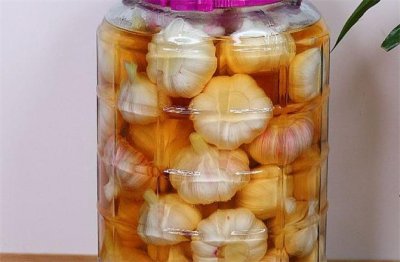 ​糖蒜的家常做法，5斤大蒜，3斤醋，教你在家做最好吃的腌糖蒜