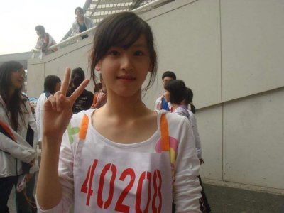 ​奶茶妹妹章泽天高考保送清华就读，高中所在学校堪称江苏中学王牌