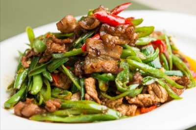 ​正宗湖南辣椒炒肉的做法分享给你，鲜香过瘾又下饭