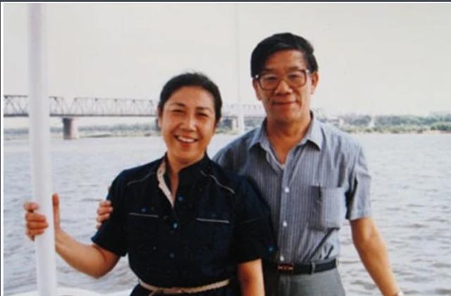 英达与梁欢关系如何（其貌不扬的梁欢）(34)