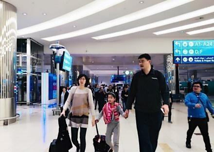 姚明8岁女儿近照曝光！身高1米6，把曾志伟比下去了