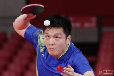 ​樊振东4局横扫郑荣植，挺进东京奥运会4强，反手霸王拧超厉害