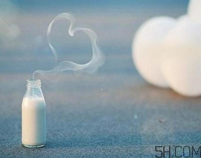 早上空腹喝牛奶好吗？早上喝牛奶有什么好处？