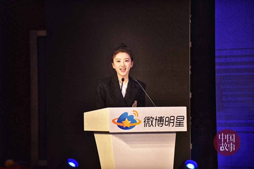 景甜回应演讲时擤鼻涕:不好意思没忍住!你被女神圈粉了吗?