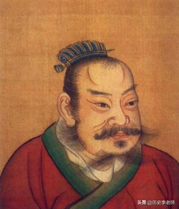 项羽墓地：跟身份完全不匹配，低矮坟冢前仅剩一块墓碑还断成两节