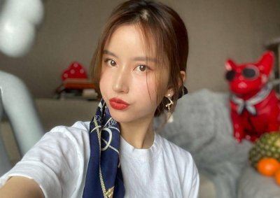 ​主持伏玟晓：7天闪婚男嘉宾，二婚嫁入豪门，如今和儿子相依为命