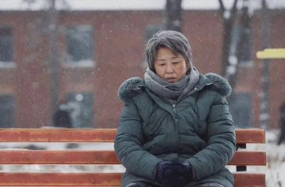 ​被嫌弃“又土又丑”的她，成为中国的第一位百亿票房女演员