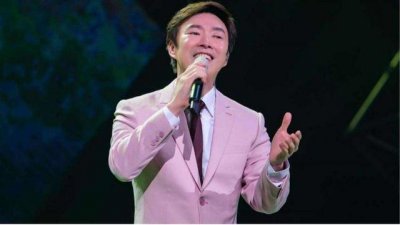 ​台上就此少了费玉清，人间多了一个张彦亭