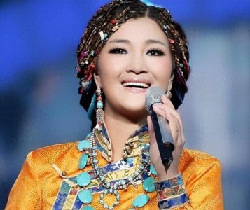 ​降央卓玛真实身份曝光，风靡全国的她被怀疑是男人？难以置信！