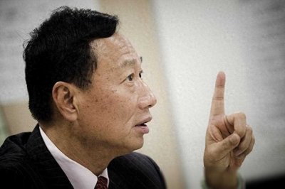 ​富士康老总郭台铭大放厥词“过来8万个人，我就放8万机械人”