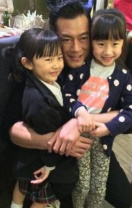 ​刘德华有没有孩子（刘德华几个孩子）