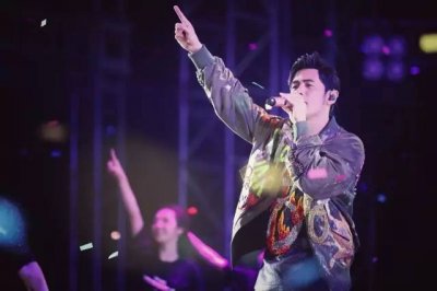 ​周杰伦珠海站演唱会取消了？最新消息：说好了的，没变！