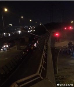 ​无锡高架桥垮塌 目击者称事发时处于下班晚高峰