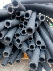 胶管是由什么组成的 ?