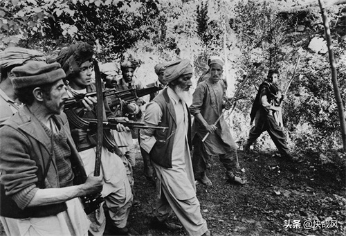 老照片：1980年阿富汗战争一个叛国者的死刑