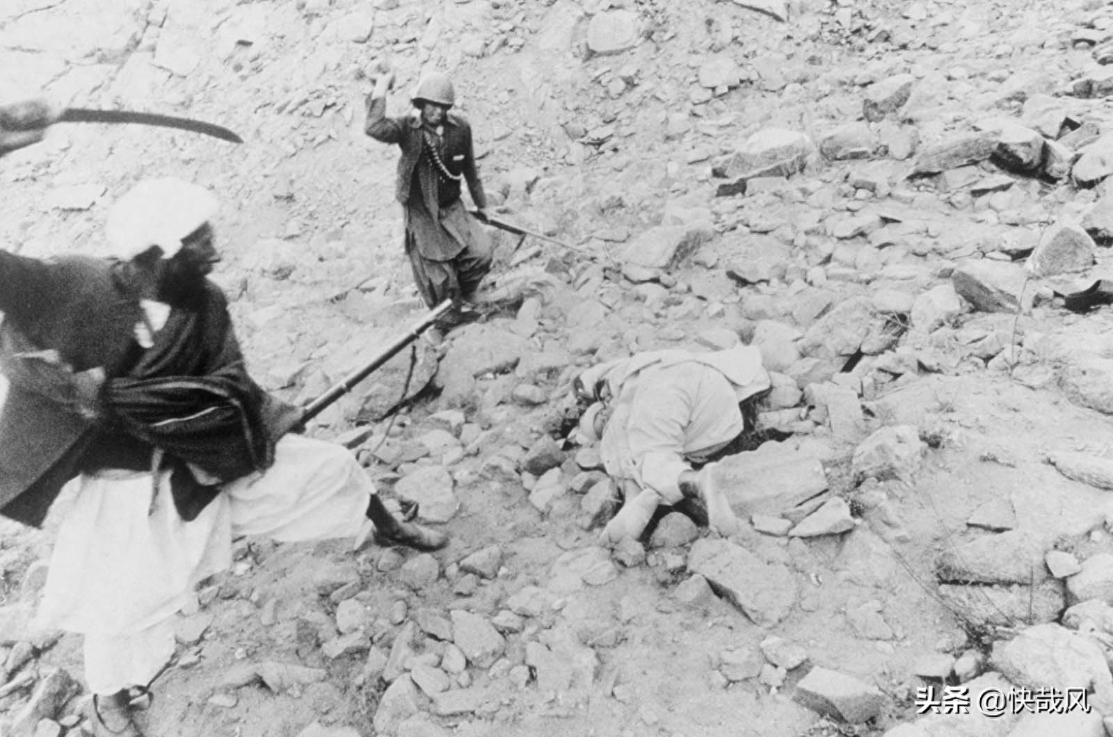 老照片：1980年阿富汗战争一个叛国者的死刑